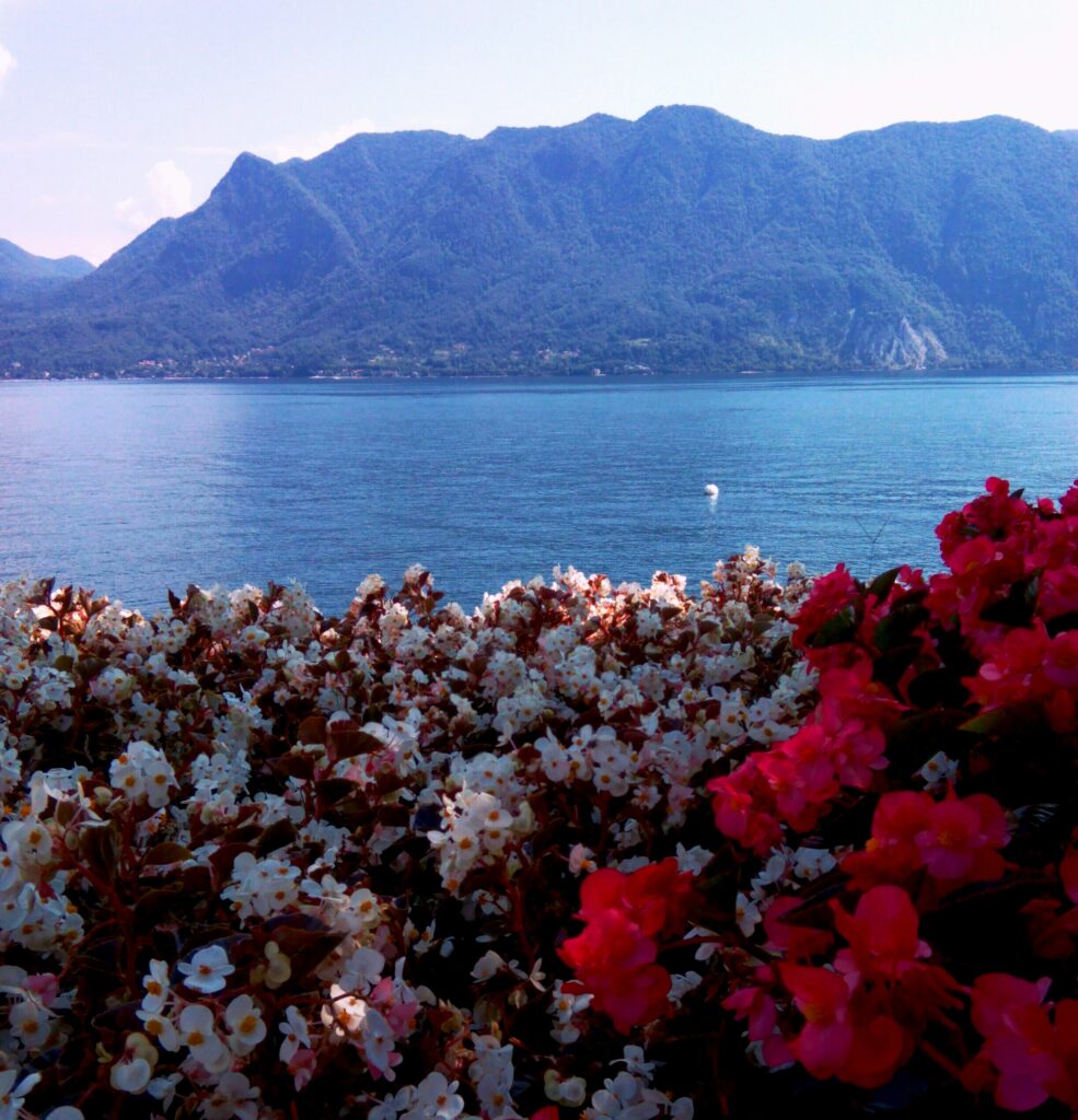 lo stupendo lungolago Maggiore di Ghiffa