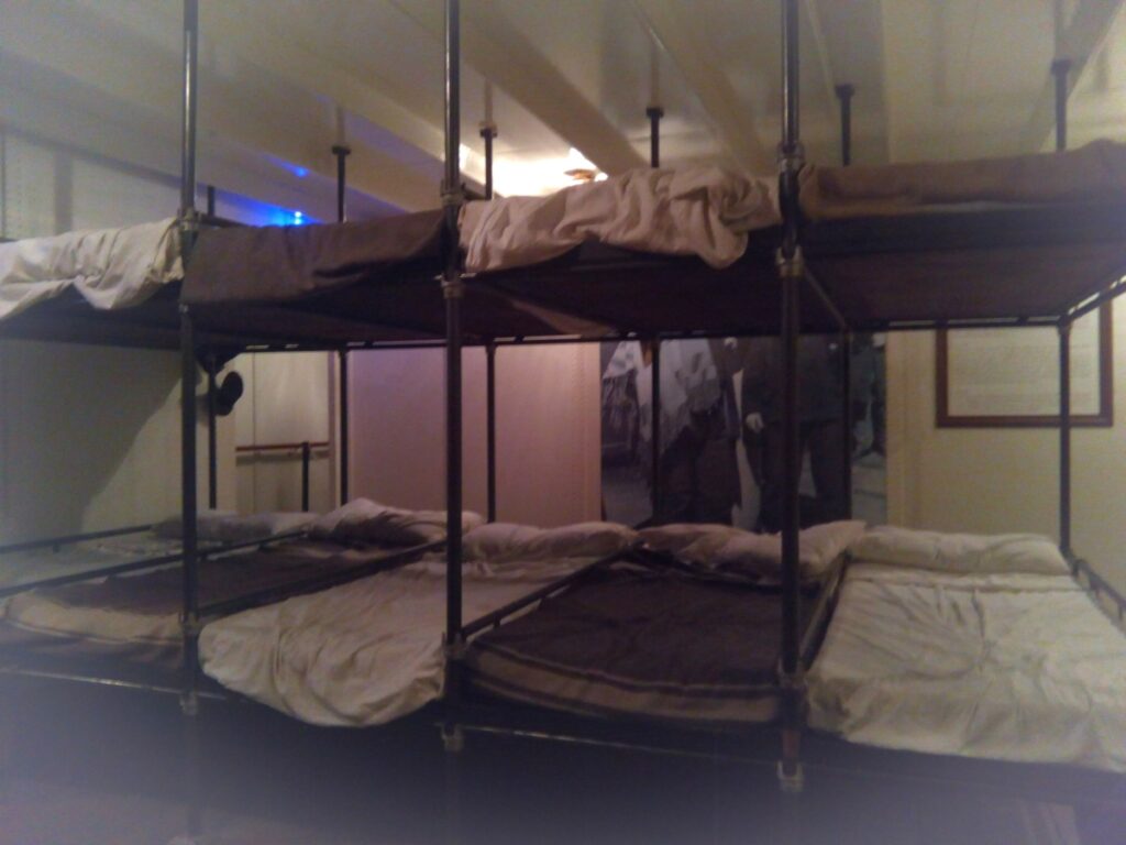 Museo del Mare di Genova interno - la sezione dedicata all'emigrazione in America