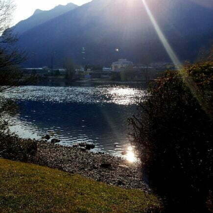 DAI LUOGHI MANZONIANI DI LECCO FINO A PESCARENICO 11 da Pescarenico una veduta sull'Adda