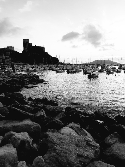 La rocca del castello di Lerici domina su Golfo dei Poeti